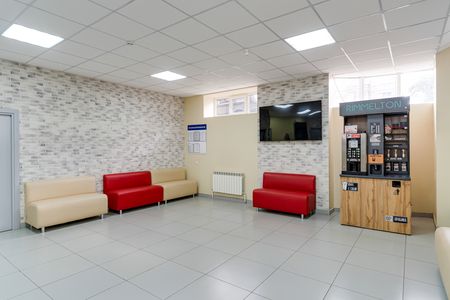 Центр медицинских осмотров - Поликлиника Ростов пр-кт.Соколова 84/302 - региструра - зона ожидания