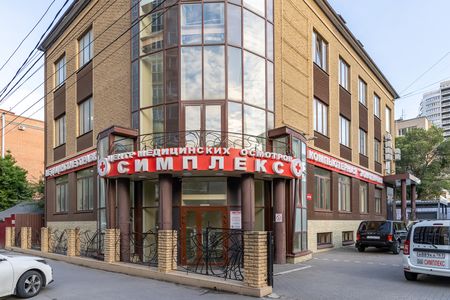 Центр медицинских осмотров - Поликлиника Ростов пр-кт.Соколова 84/302 - Главный вход